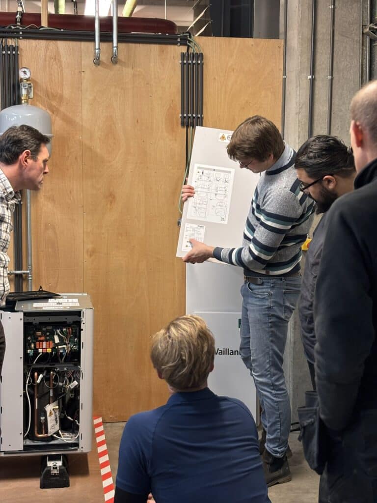 Maak het met de unieke opleiding technicus hybride verwarmingssystemen